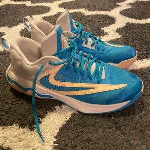 Nike Giannis Antetokounmpo Immortality 3 blue peach white size men 11 and box